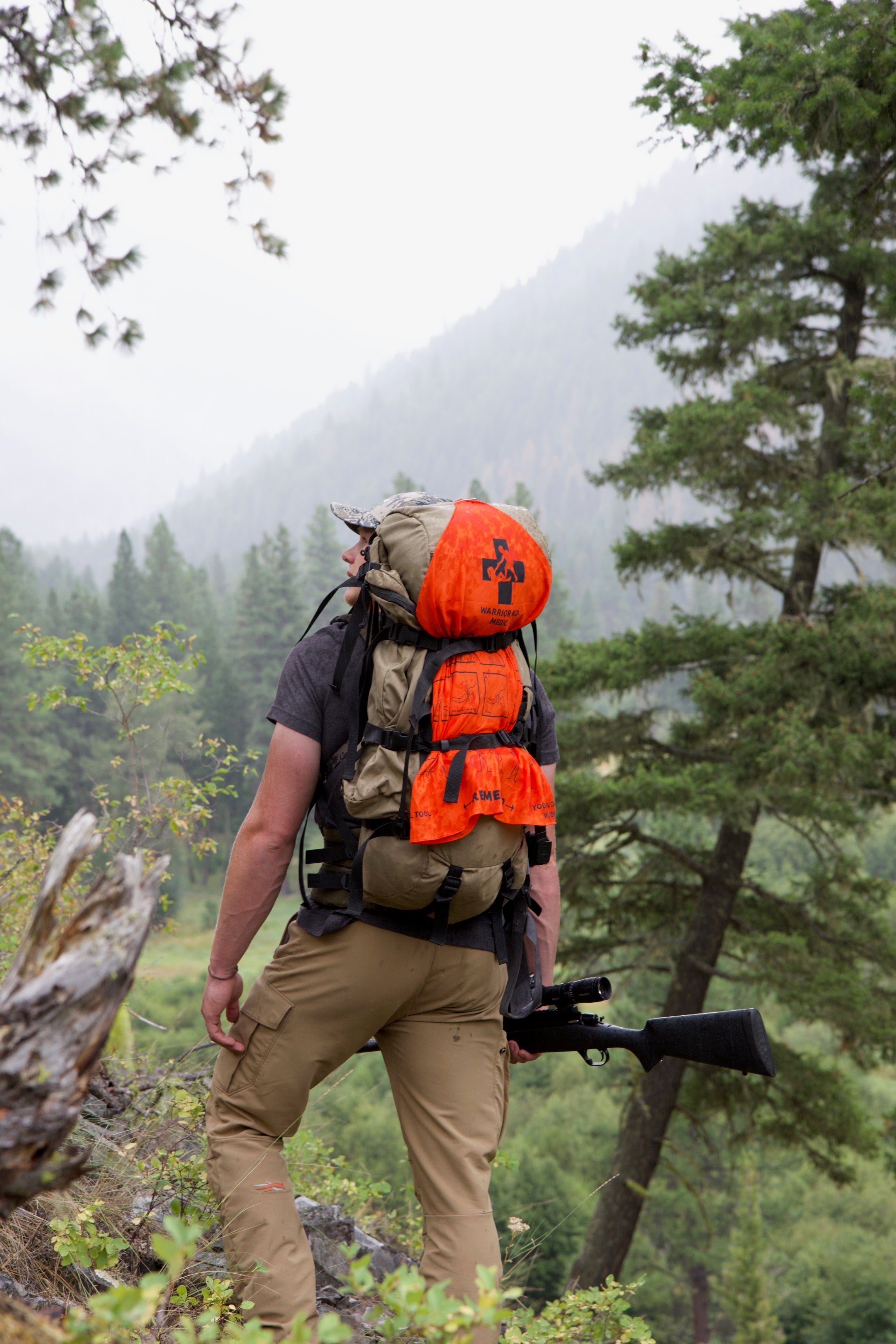 MULTI TOOL TRIANGULAR BANDGE - Triangular Bandage with Quick draw pouch Medical Components Refuge Medical